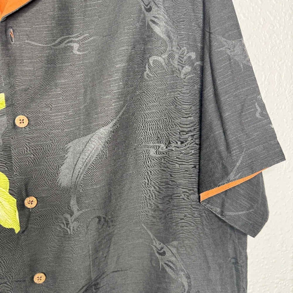 Tommy Bahama Men's black silk Hawaiian‎ Shirt multi color floral accents Small